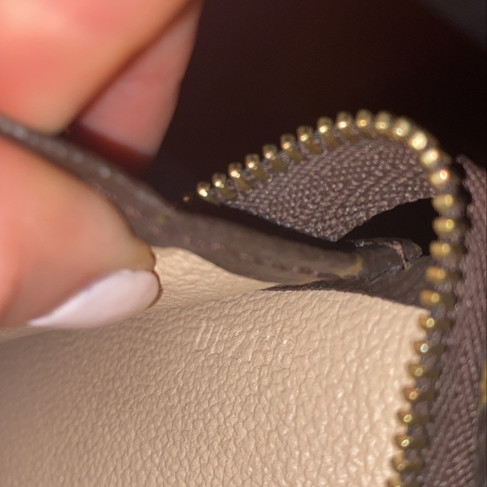 SOLD! Louis Vuitton TOILETRY POUCH 26 - Picture 2 of 2